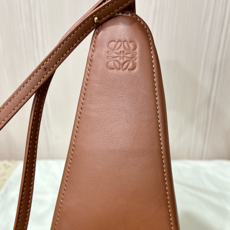 LOEWE 迷你 Hammock Hobo 經典小牛皮包 焦糖色-14