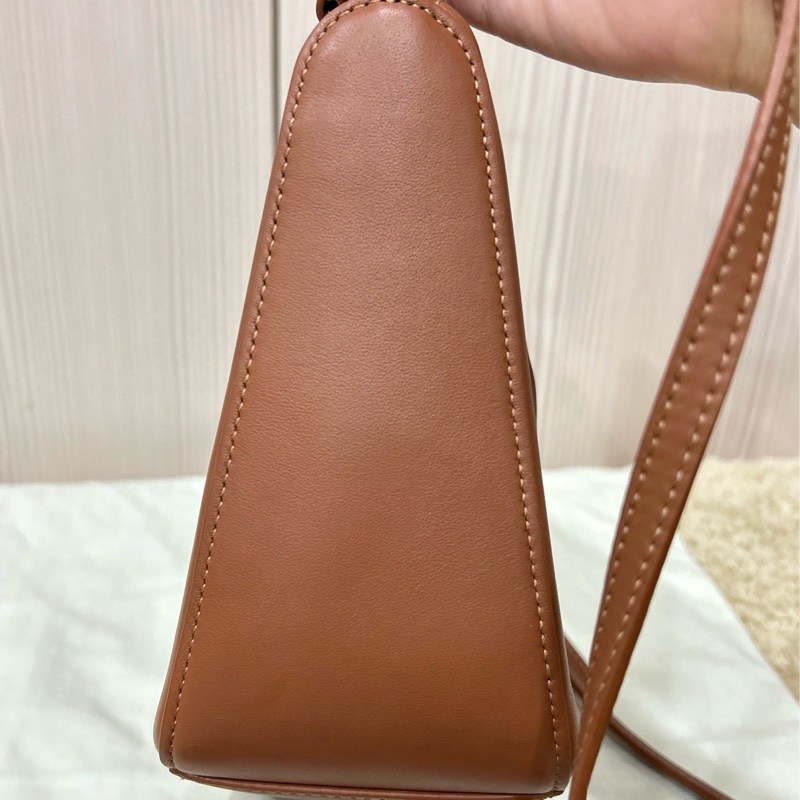 LOEWE 迷你 Hammock Hobo 經典小牛皮包 焦糖色-16