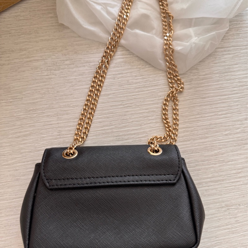 Vivienne Westwood Saffiano防刮翻蓋斜背/鏈條包 黑金 近全新 西太后 包包 小包 小廢包-1