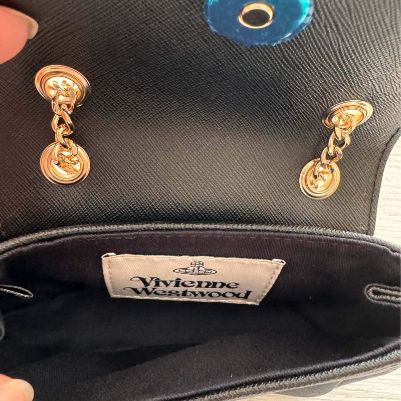 Vivienne Westwood Saffiano防刮翻蓋斜背/鏈條包 黑金 近全新 西太后 包包 小包 小廢包-3