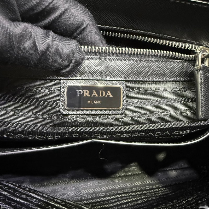 【美收精品】PRADA黑色皮革手提包 2-343-16