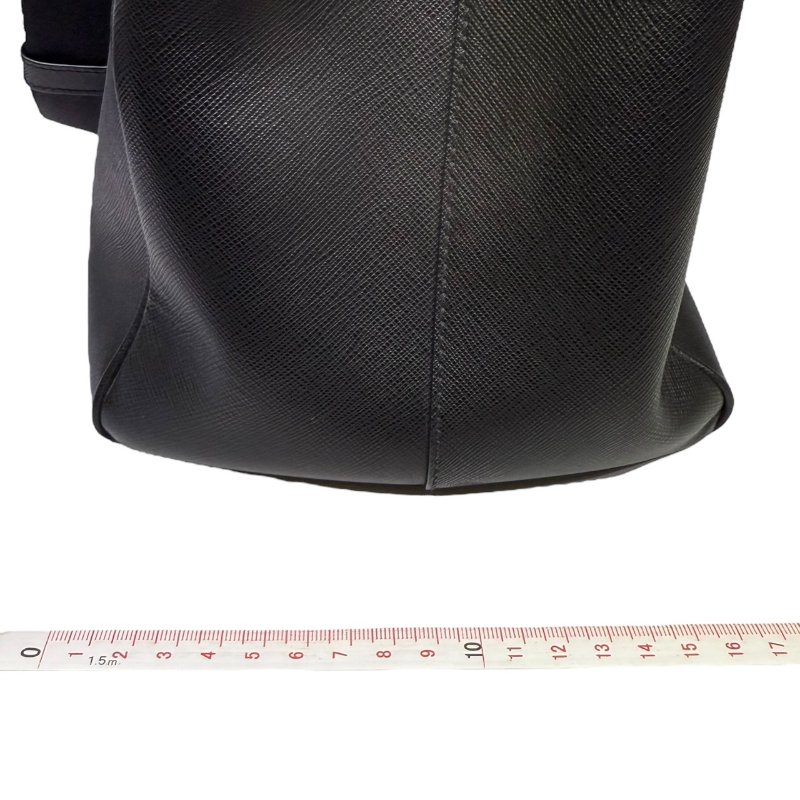【美收精品】PRADA黑色皮革手提包 2-343-18