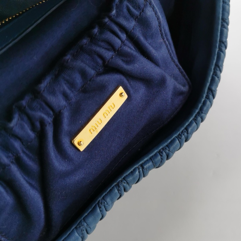 9❤️miumiu羊皮褶皺鑽石💎單肩包-7