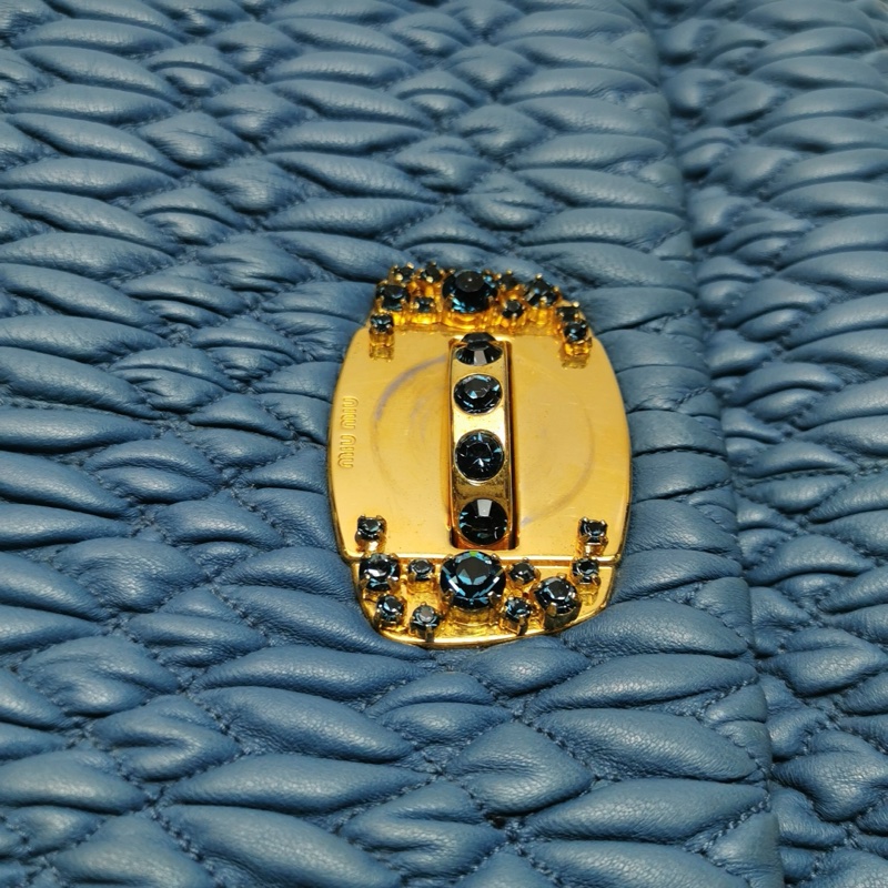 9❤️miumiu羊皮褶皺鑽石💎單肩包-17