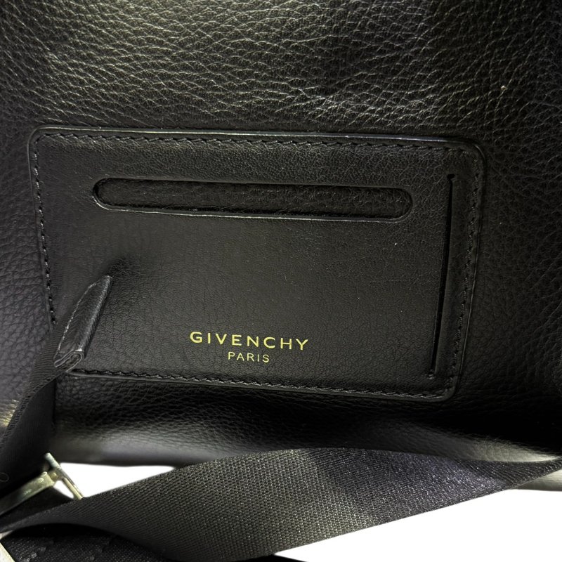 【美收精品】GIVENCHY黑色皮革後背包 2-338-11