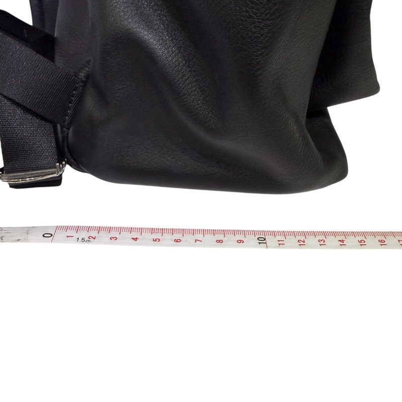 【美收精品】GIVENCHY黑色皮革後背包 2-338-16