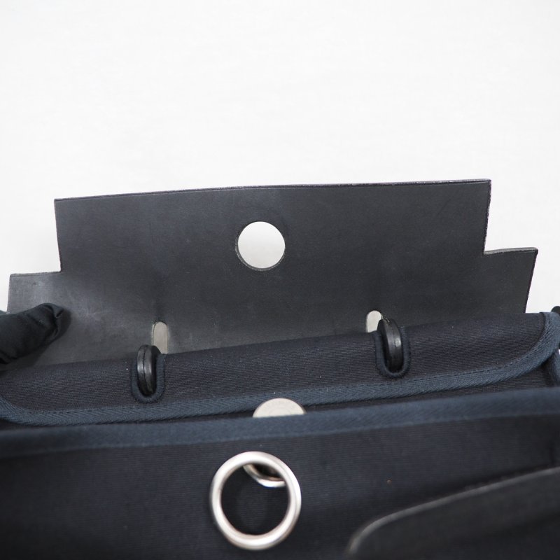 HERMES 黑銀 Herbag 背包-17