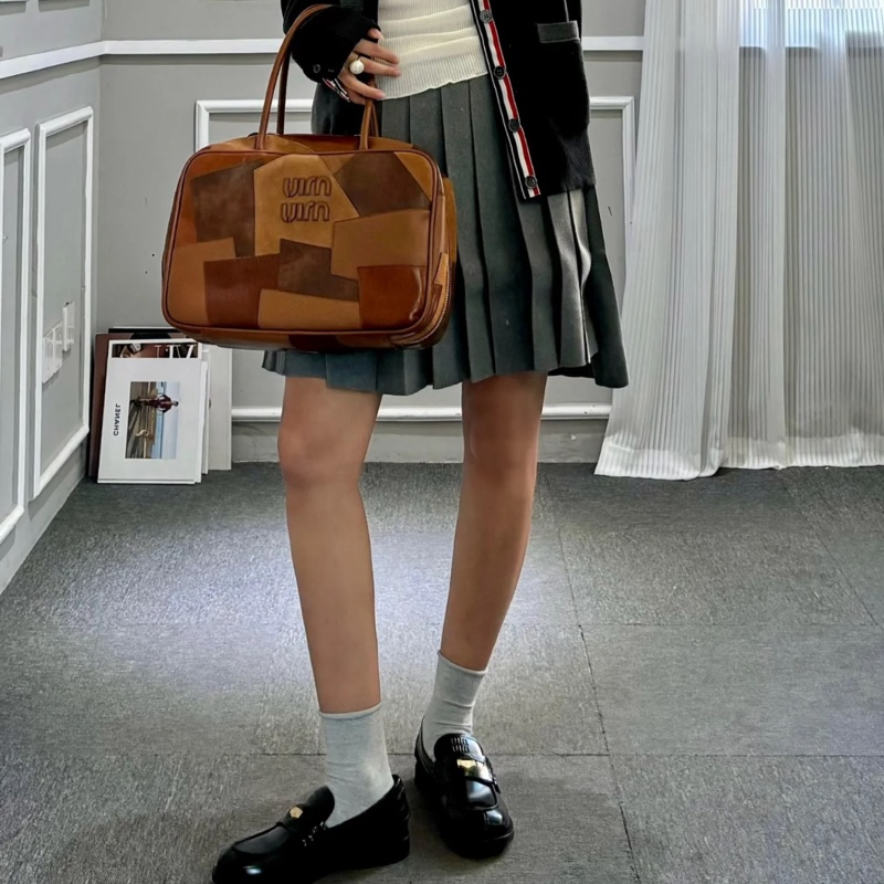 Miu Miu 皮革拼縫 Beau 手袋-0