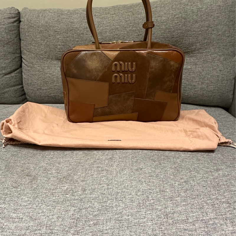 Miu Miu 皮革拼縫 Beau 手袋-9