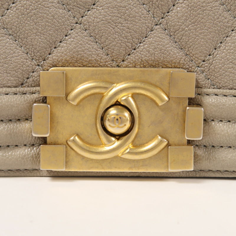 CHANEL 牛皮皮革Boy 20金扣肩背袋-5