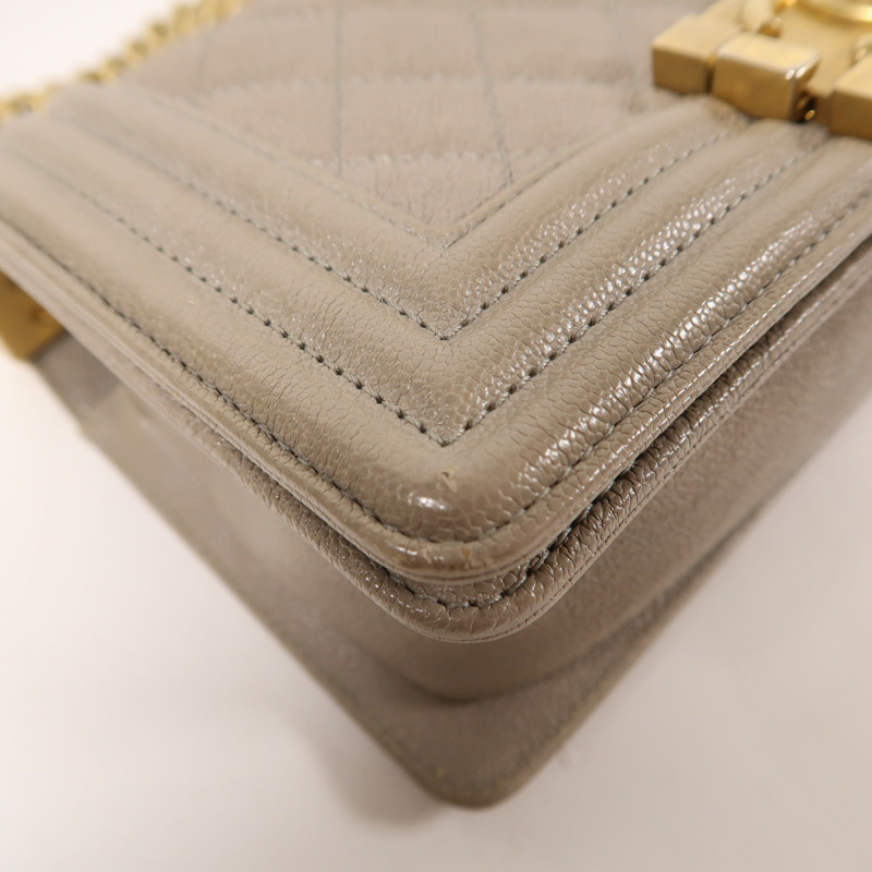 CHANEL 牛皮皮革Boy 20金扣肩背袋-6