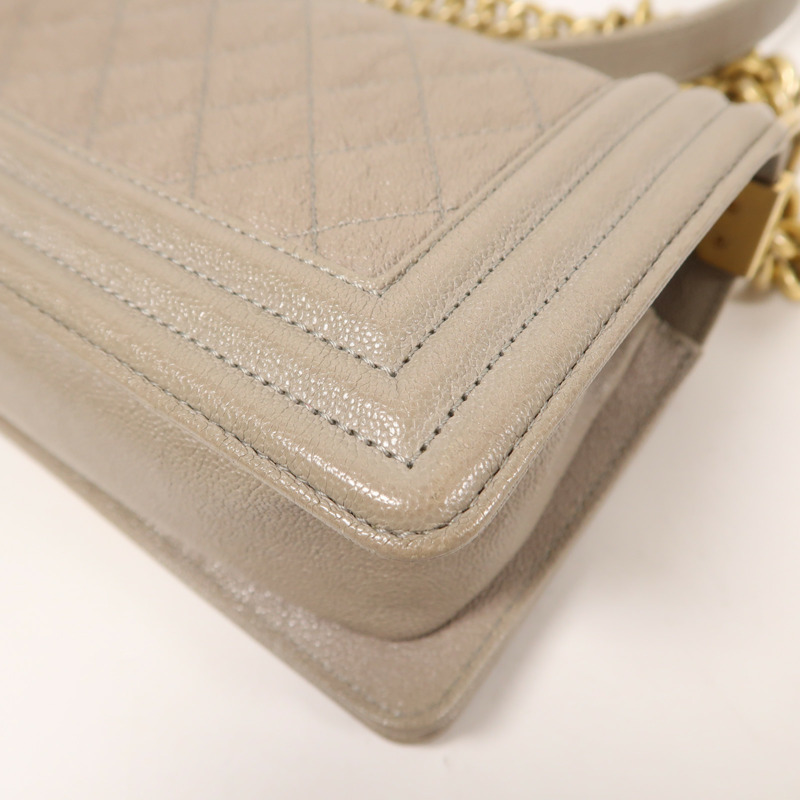 CHANEL 牛皮皮革Boy 20金扣肩背袋-9