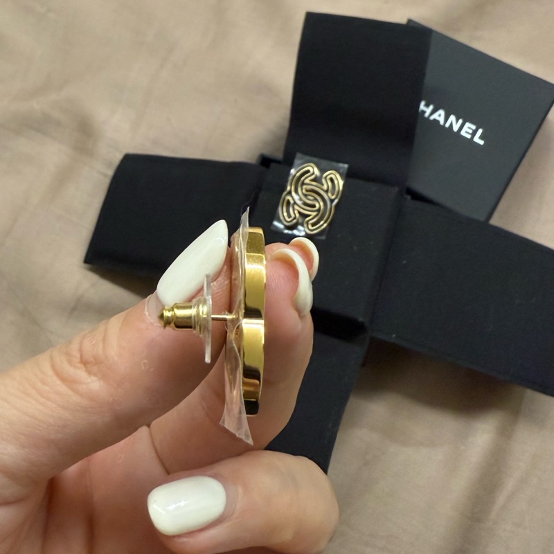 香奈兒CHANEL爆款24A漫畫感鏤空耳環-4
