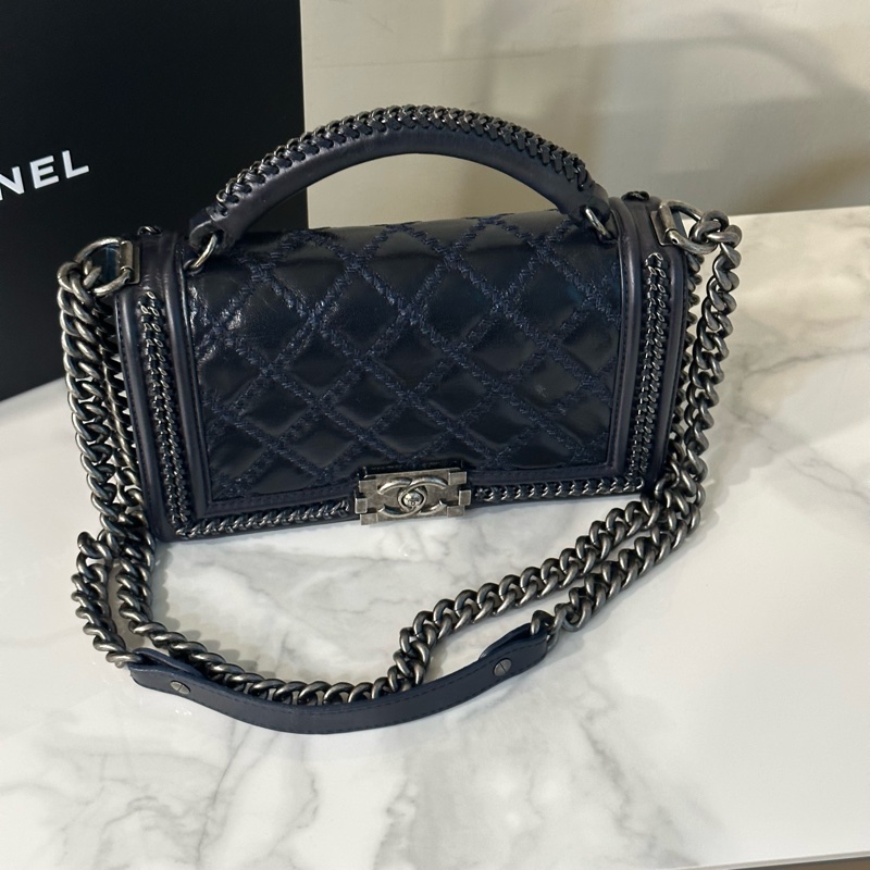 大全配🈶️購證❤️香奈兒手柄款 leboy 油臘牛皮boy25 限量款-4