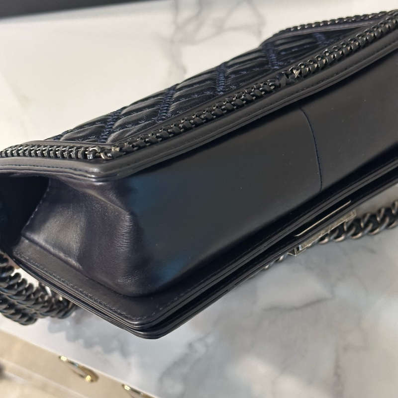 大全配🈶️購證❤️香奈兒手柄款 leboy 油臘牛皮boy25 限量款-8