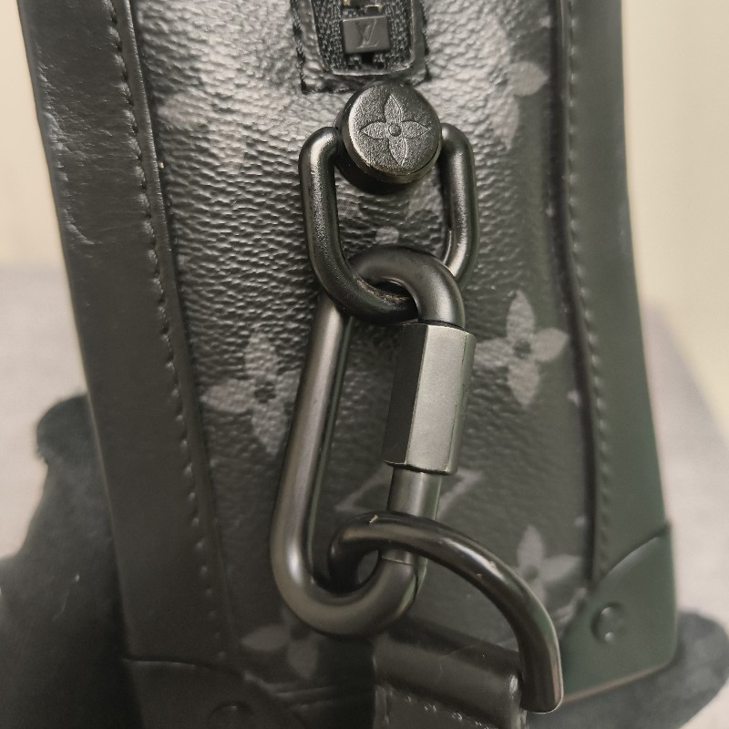 🌺盛夏折扣🌺快閃一週甜價至7/20‼️【8成新】㊣✨Louis Vuitton✨(贈內膽包)路易威登 LV 老花 SOFT TRUNK BOX黑武士 軟盒子 盒包 箱包 肩背包 斜背包 /二手精品/二手包🌳二手樹屋🌳-25