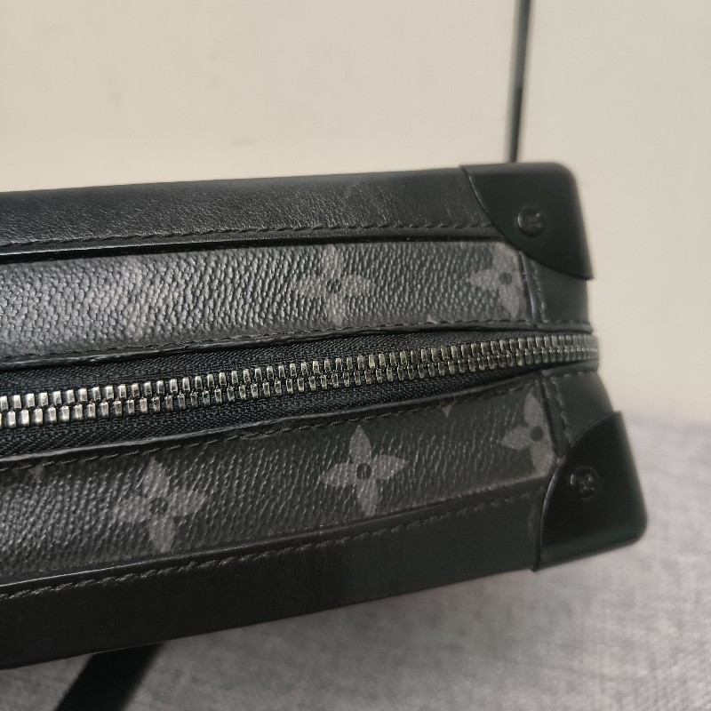 🌺盛夏折扣🌺快閃一週甜價至7/20‼️【8成新】㊣✨Louis Vuitton✨(贈內膽包)路易威登 LV 老花 SOFT TRUNK BOX黑武士 軟盒子 盒包 箱包 肩背包 斜背包 /二手精品/二手包🌳二手樹屋🌳-30