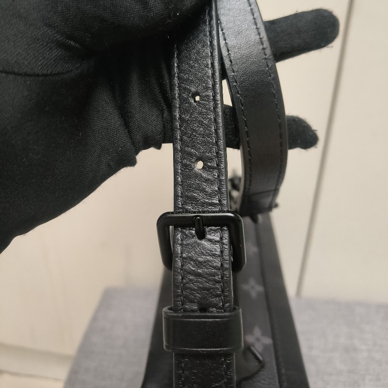 🌺盛夏折扣🌺快閃一週甜價至7/20‼️【8成新】㊣✨Louis Vuitton✨(贈內膽包)路易威登 LV 老花 SOFT TRUNK BOX黑武士 軟盒子 盒包 箱包 肩背包 斜背包 /二手精品/二手包🌳二手樹屋🌳-32