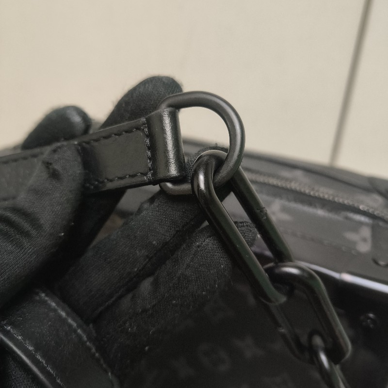 🌺盛夏折扣🌺快閃一週甜價至7/20‼️【8成新】㊣✨Louis Vuitton✨(贈內膽包)路易威登 LV 老花 SOFT TRUNK BOX黑武士 軟盒子 盒包 箱包 肩背包 斜背包 /二手精品/二手包🌳二手樹屋🌳-37