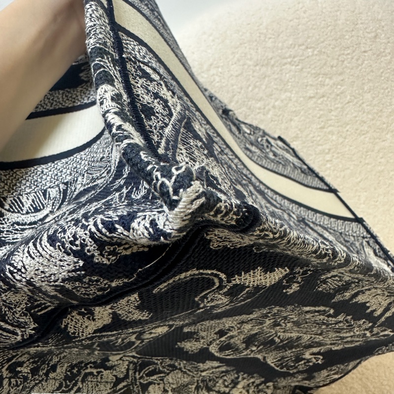 Dior 限量刺繡 反轉動物園托特包 中號-8