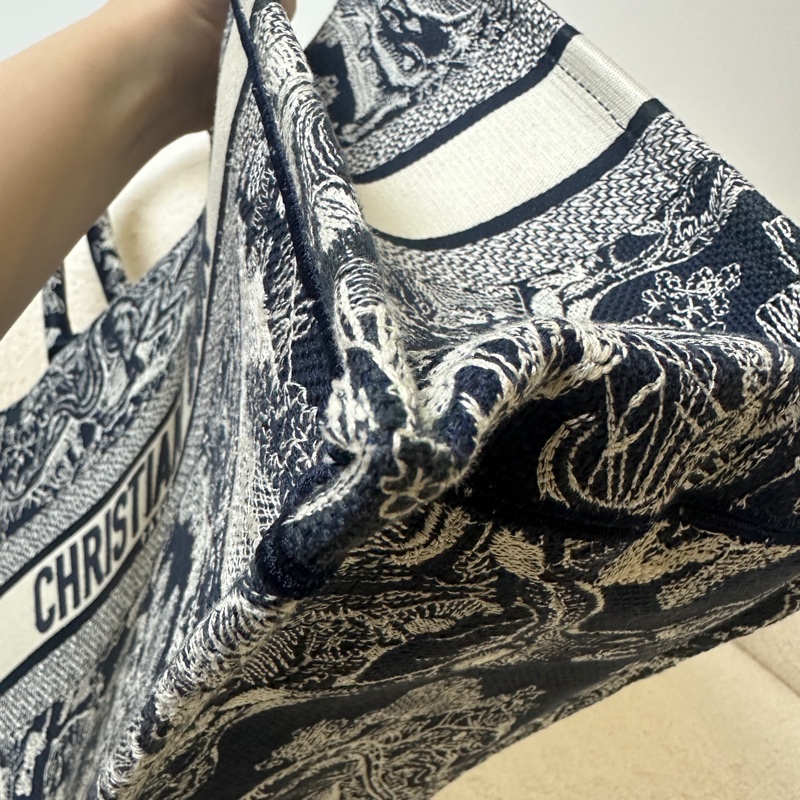 Dior 限量刺繡 反轉動物園托特包 中號-9