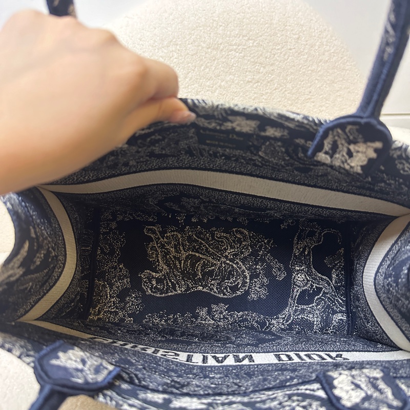 Dior 限量刺繡 反轉動物園托特包 中號-11