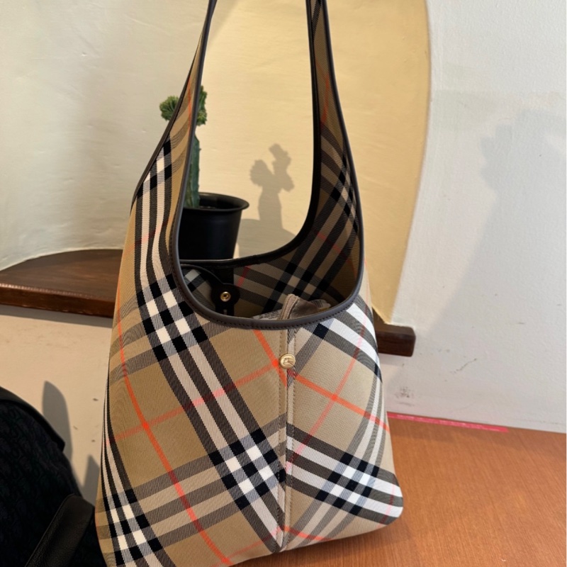 Burberry博柏利 按扣閉合可拆卸小袋 Hobo 小號-1