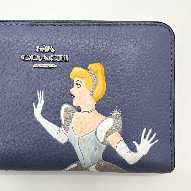 【玧希Evan-名人公益精品】 Coach x Disney聯名仙杜瑞拉長夾-12