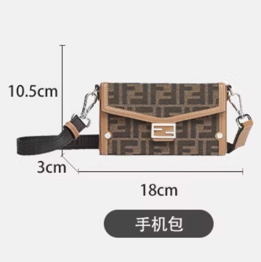 CC蕾夢🍋《超優質全新品》 FENDI logo滿版 男女皆可用 手機包 小包 斜背包（全新可驗、附購證、防塵袋、紙袋）-3