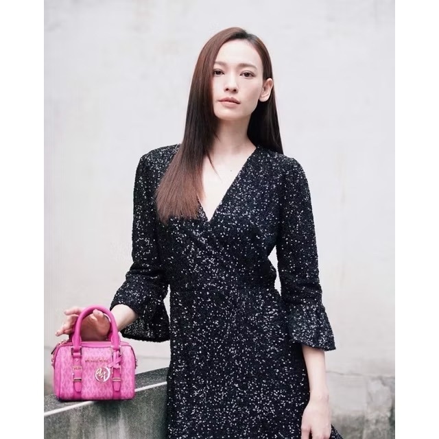 CC蕾夢🍋《超值二手商品》 MICHAEL KORS 正品 手拿包 波士頓包 背帶可拆可調(含原廠防塵袋)**誠可議-2