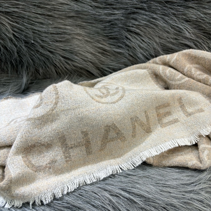CHANEL AAA632B 淺咖 米白 雙色 拼色 毛料 logo N°5 流蘇 圍巾-4