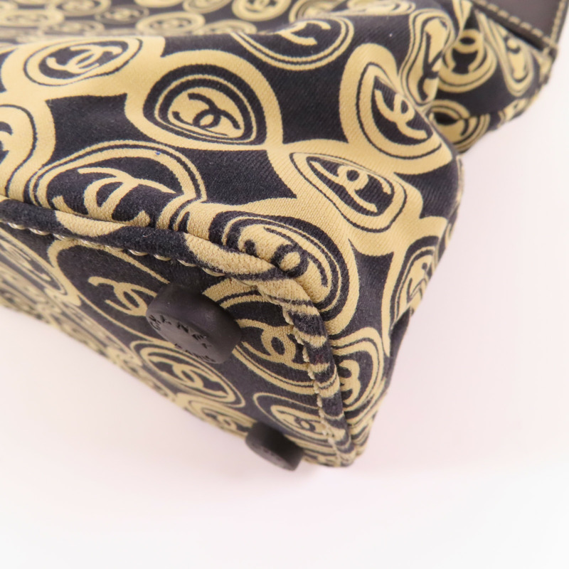 CHANEL 皮革/布料CC Logo Handbag金扣手挽袋-12