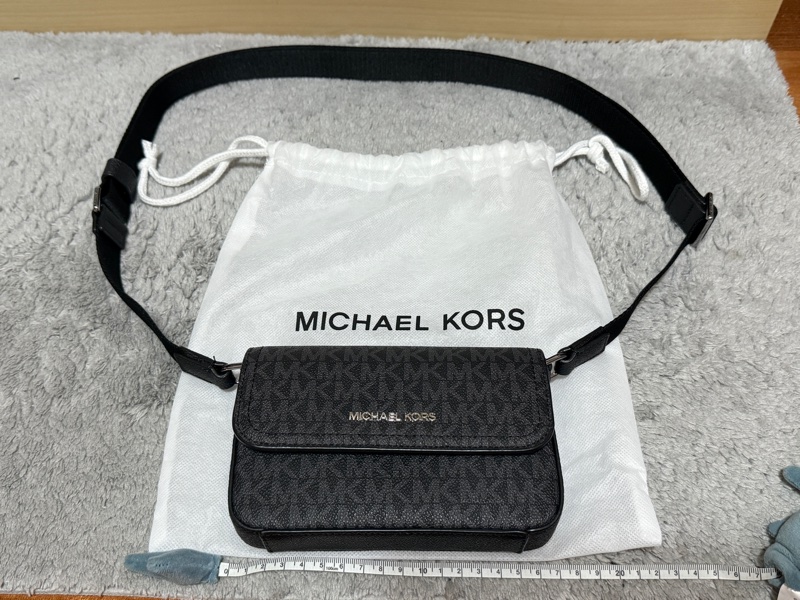 CC蕾夢🍋《超值二手商品》 MICHAEL KORS 正品 小包 肩背包 可調(含原廠防塵袋、紙袋)**誠可議 9.5新-0