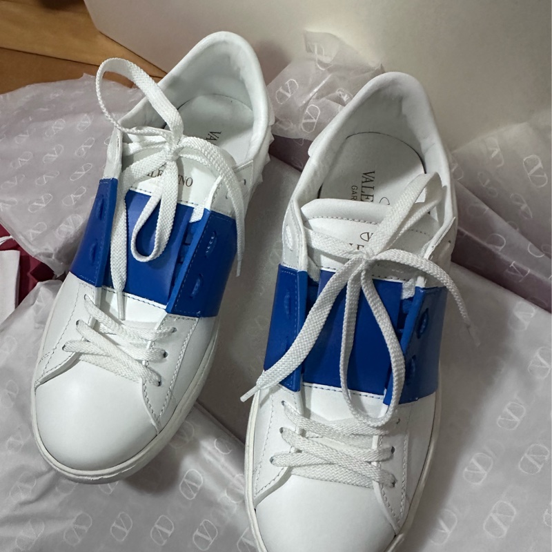 Valentino Garavani rockstud leather-1