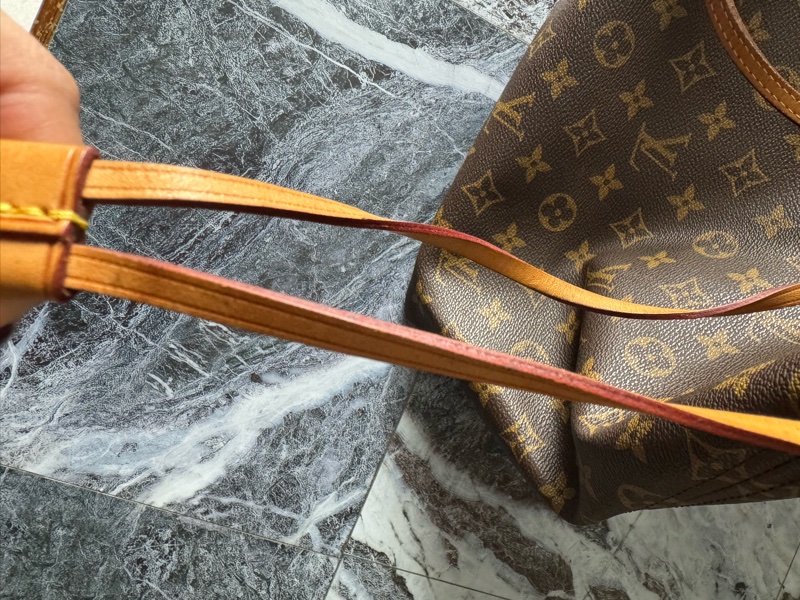 Louis Vuitton-26