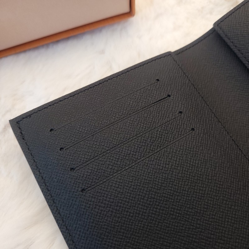 Louis Vuitton Monogram 老花護照夾 M64501-5