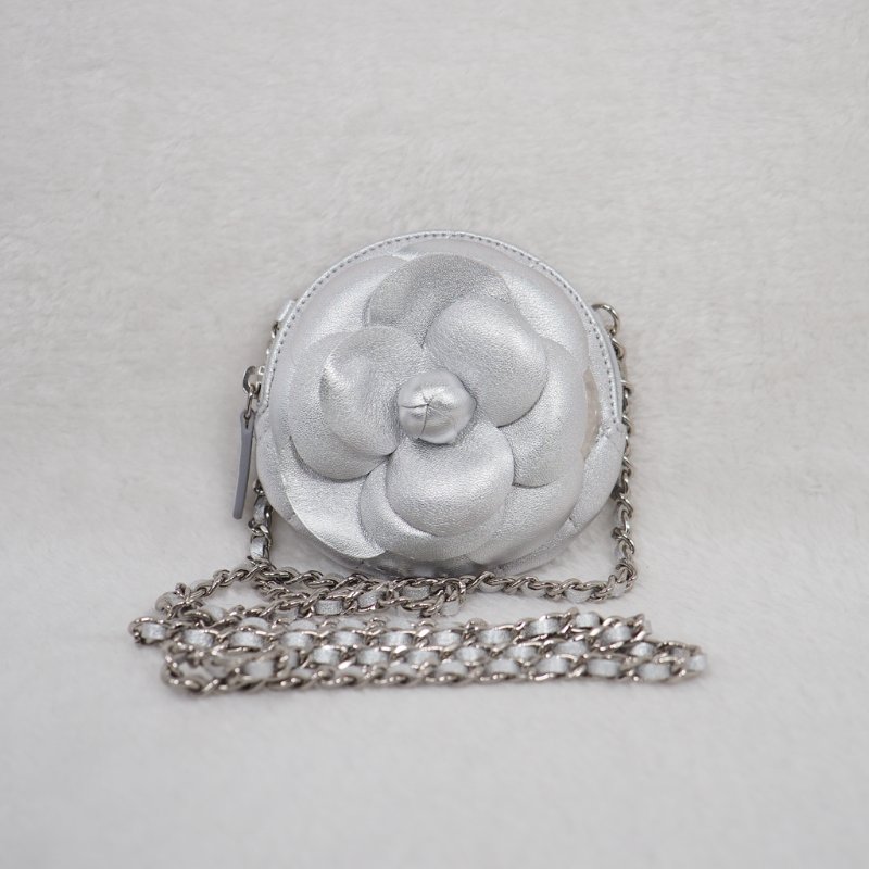 Chanel 銀色山茶花小圓餅-5