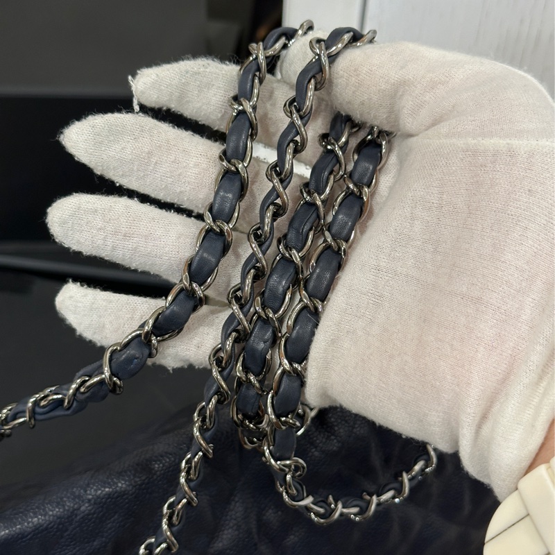 Chanel Cf28季節限量款牛皮口蓋斜挎包 99閒置新🉑斜挎🉑肩背-13