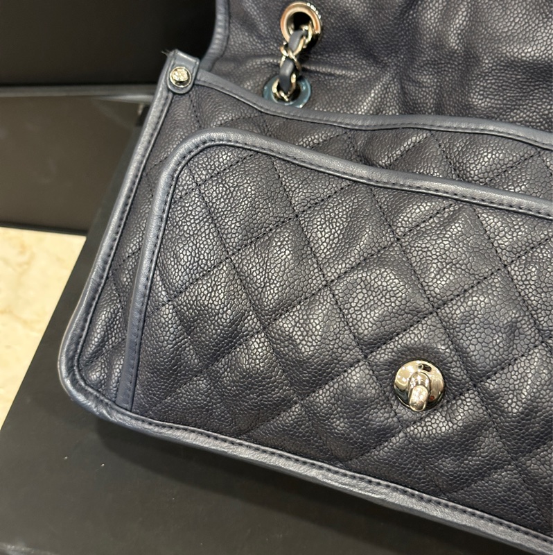 Chanel Cf28季節限量款牛皮口蓋斜挎包 99閒置新🉑斜挎🉑肩背-18