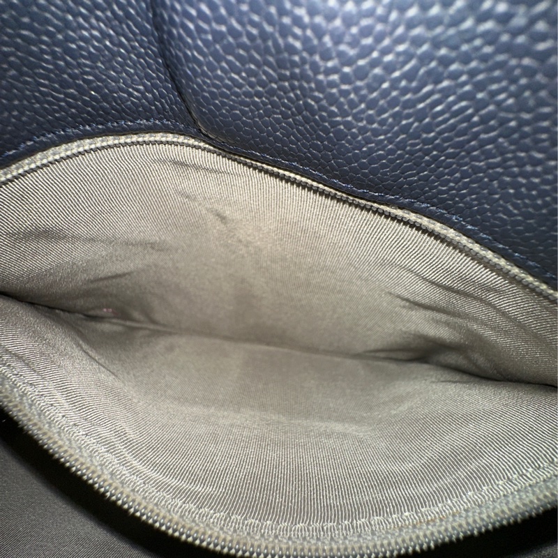 Chanel Cf28季節限量款牛皮口蓋斜挎包 99閒置新🉑斜挎🉑肩背-25