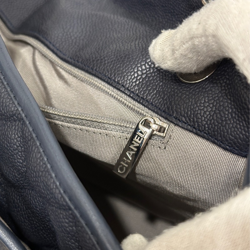 Chanel Cf28季節限量款牛皮口蓋斜挎包 99閒置新🉑斜挎🉑肩背-27