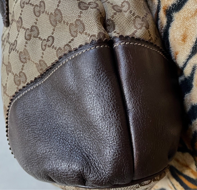 Gucci. 愛心小金人流蘇托特包-14