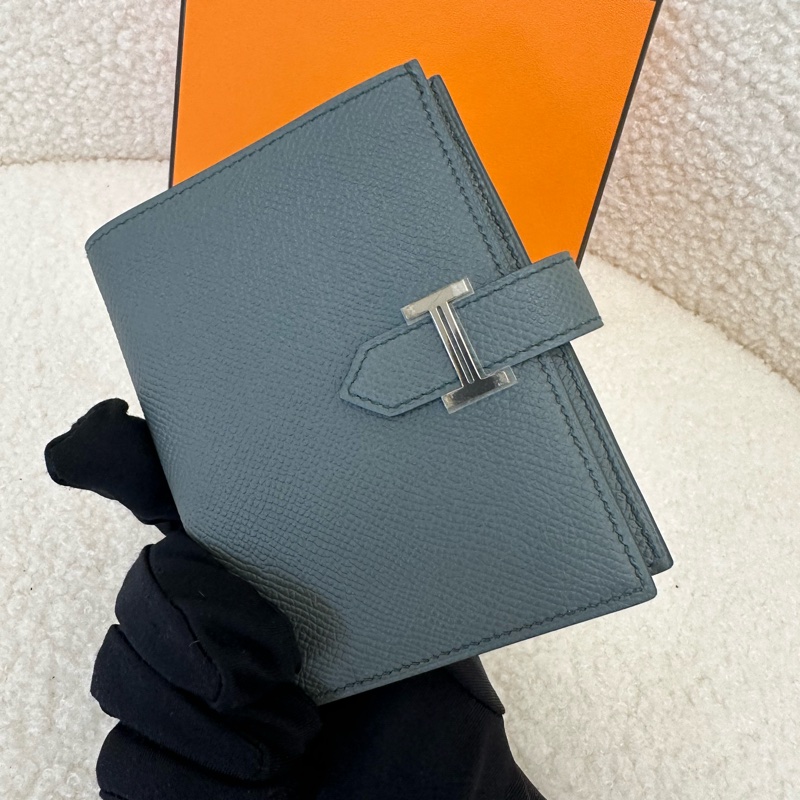 Hermes 愛馬仕杏仁綠色短款錢包,99新好成色,帶盒。-4