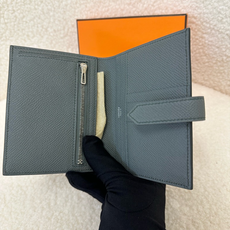 Hermes 愛馬仕杏仁綠色短款錢包,99新好成色,帶盒。-6