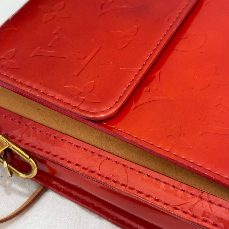 Louis Vuitton 漆皮紅色相機包-11