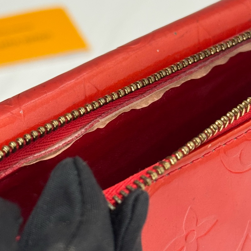 Louis Vuitton 漆皮紅色相機包-21