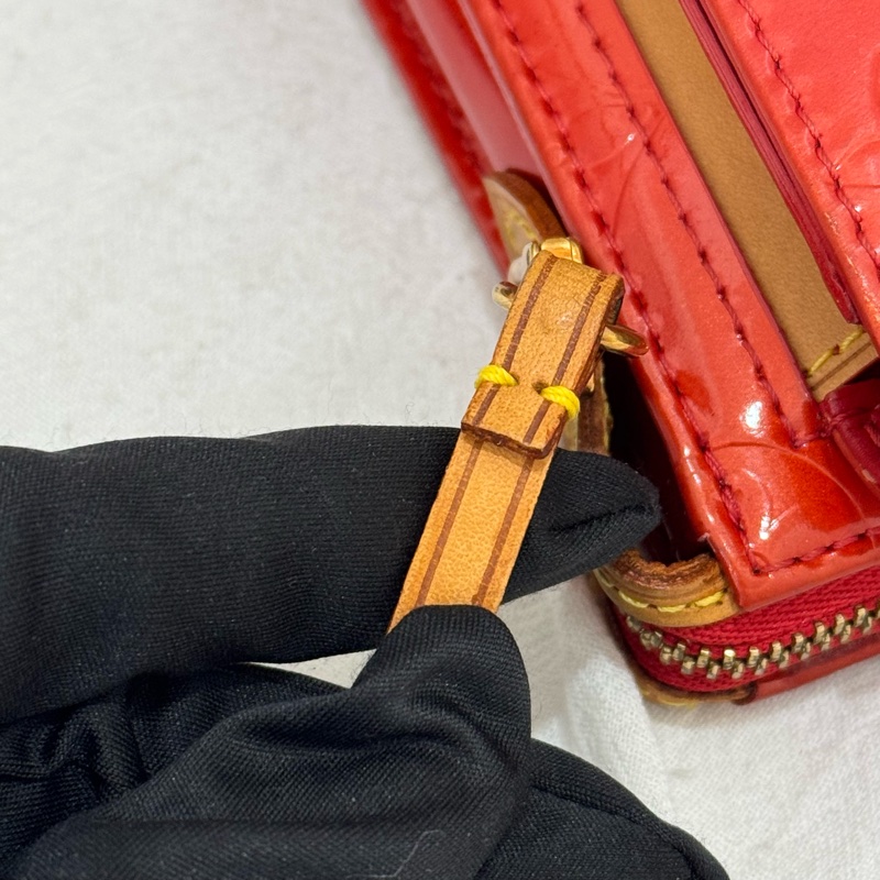 Louis Vuitton 漆皮紅色相機包-27
