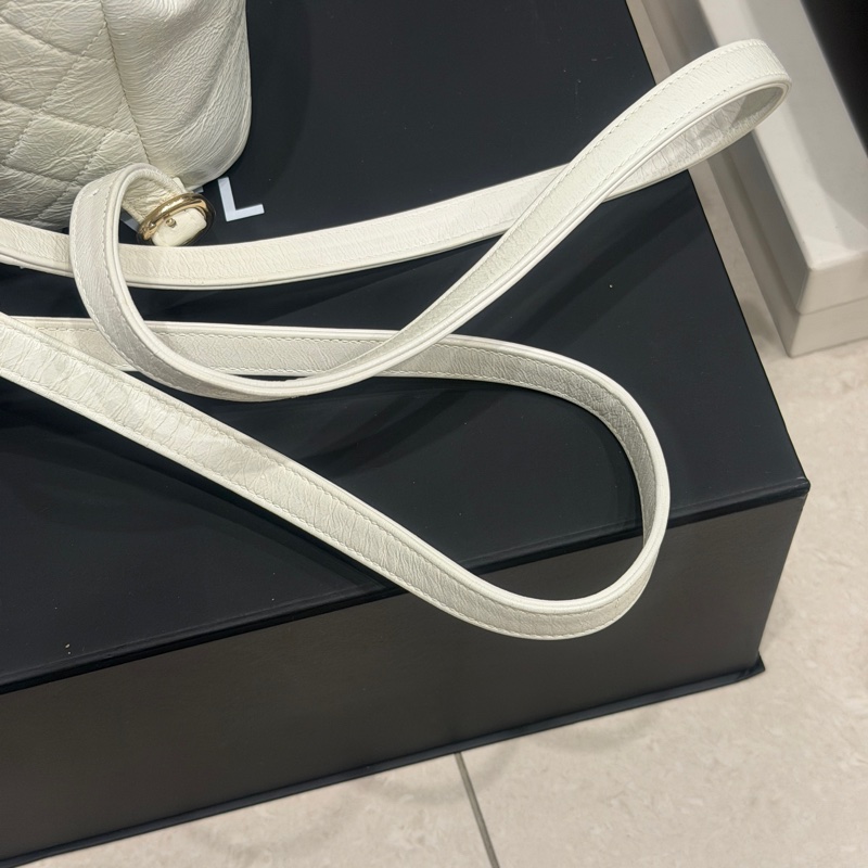 全配芯片款🈶️購證❤️香奈兒奶油白油蠟牛皮duma 雙肩包-9