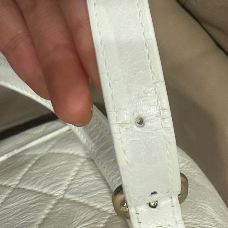 全配芯片款🈶️購證❤️香奈兒奶油白油蠟牛皮duma 雙肩包-48