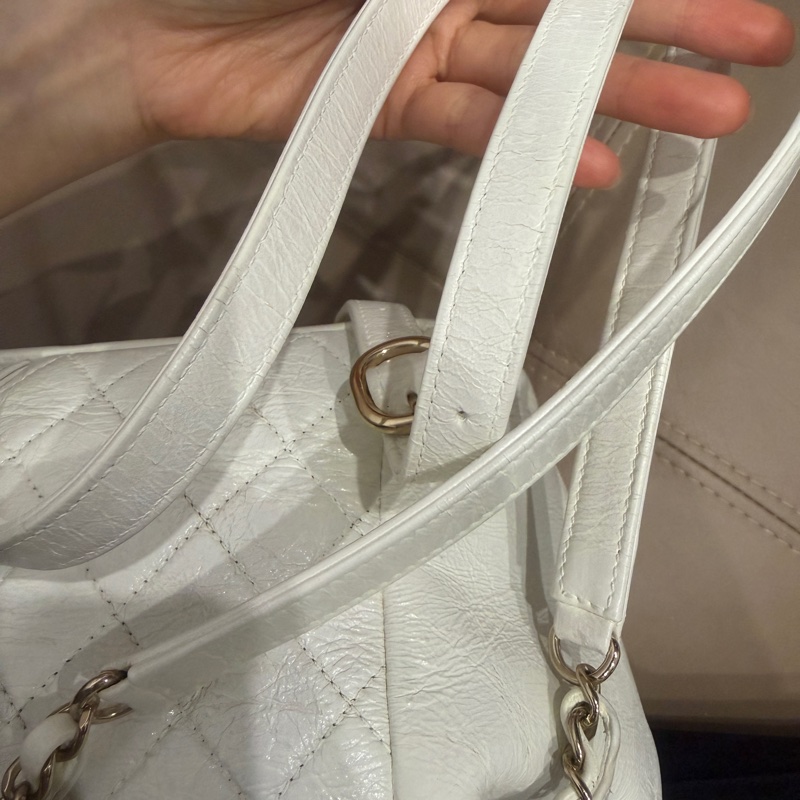 全配芯片款🈶️購證❤️香奈兒奶油白油蠟牛皮duma 雙肩包-60